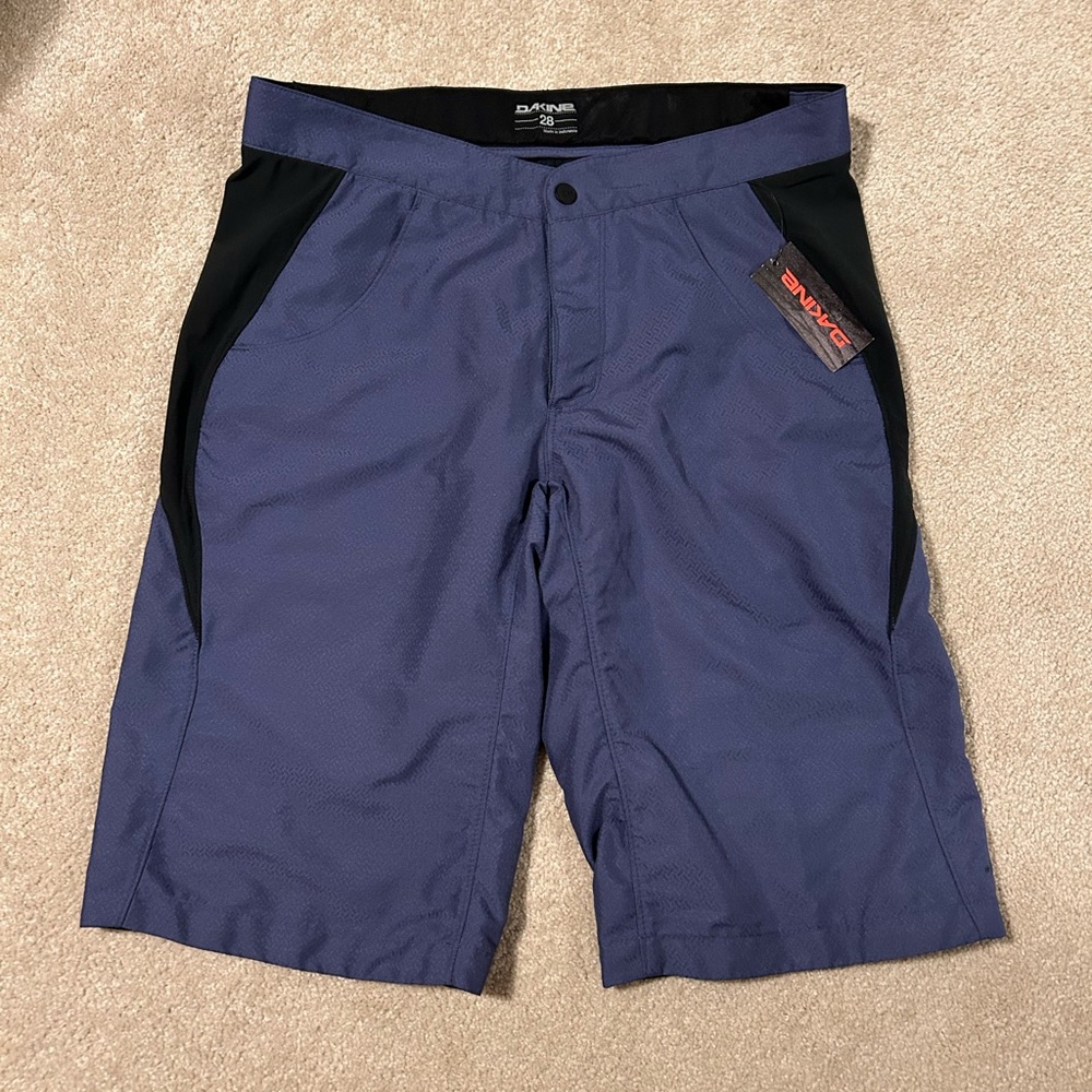 Dakine NWT Siren Short Crown Blue 28” 
Unisex
